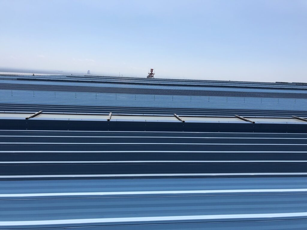 羽田空港 屋根塗装工事 写真2